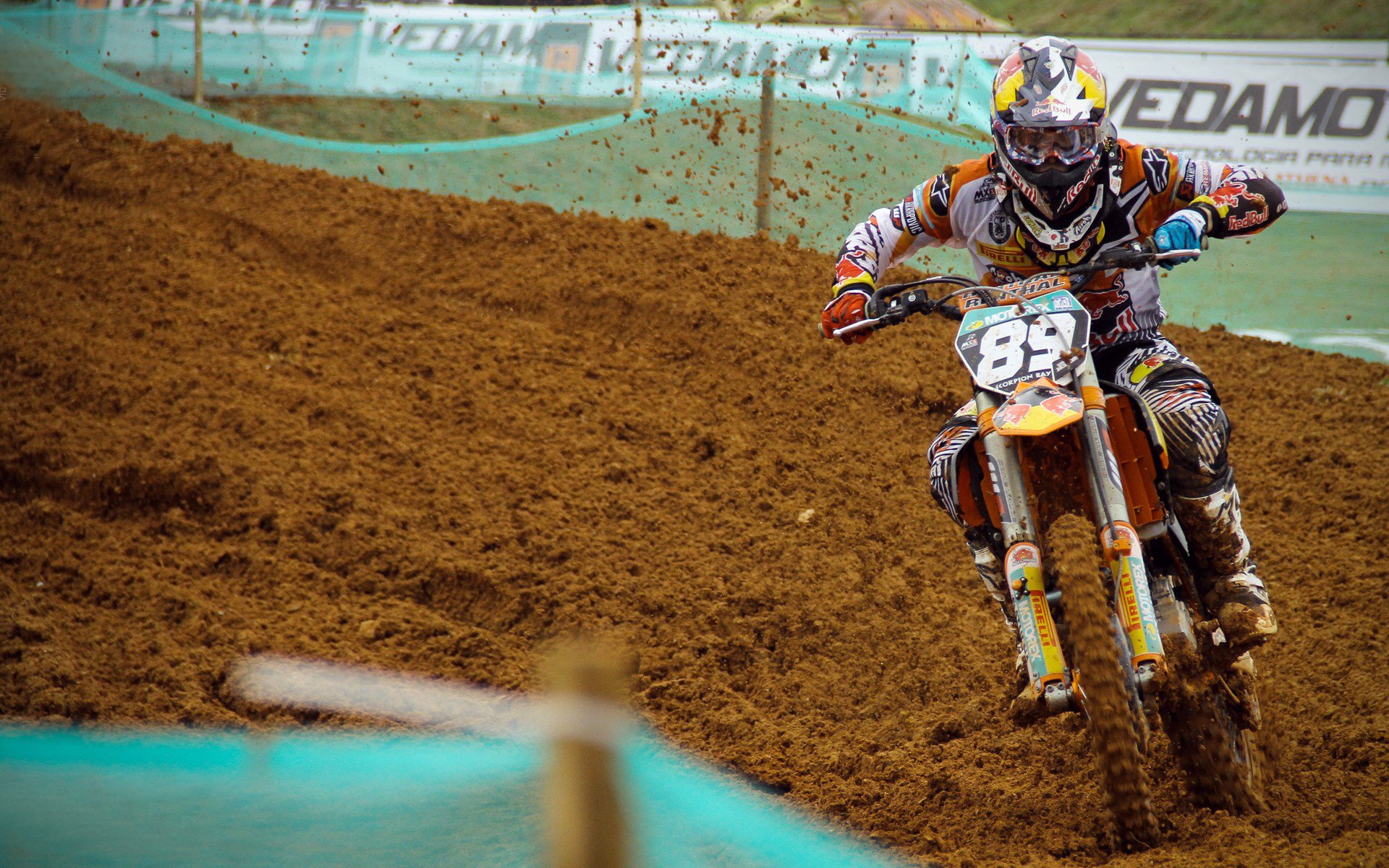 德布劳内连续十二场比赛得分超过大比分获胜,勇士不断突破!上演精彩一战